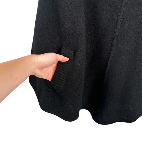 Clothes by Revue Black 100% Wool Sweater Poncho Pockets FLAW Womens Size Medium
