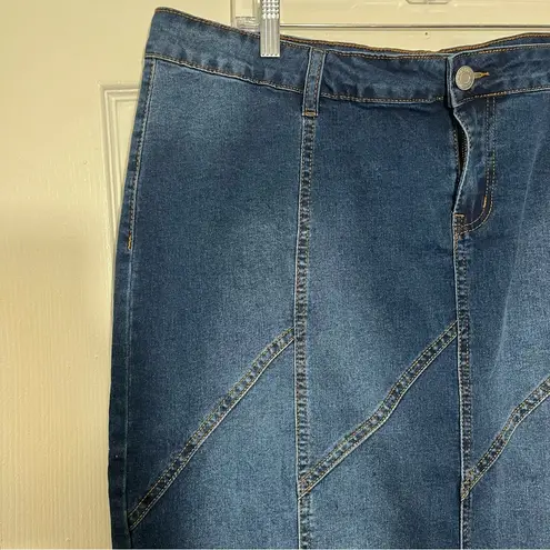 NWOT BE GIRL Blue Faded Knee