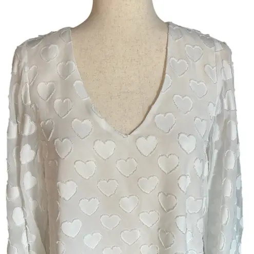 Vine & Love Looks Like Love White Textured Heart Blouse