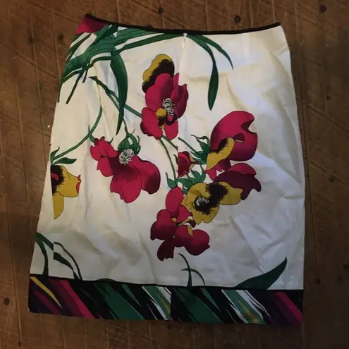 Tahari size 2 floral white pencil skirt