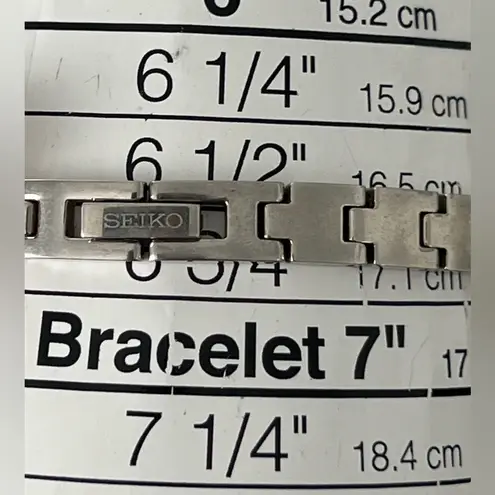 Seiko Ladies Watch Two-Tone Bracelet White Dial Gold-Tone Hands New Battery