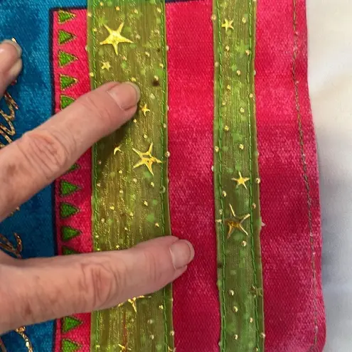 Laurel Birch small bag wood handle bird dog cat horse design wood dog tag EUC Green