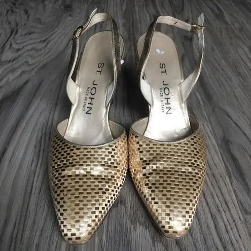 St. John gold made in Italy singleback 2” Heels
