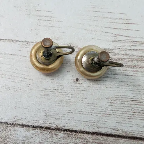 Vintage Screw Back Earrings 0.5" Champagne Tone