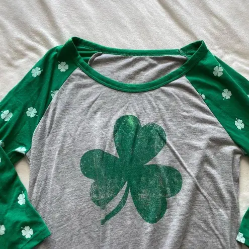 gray and green shamrock shirt Size M