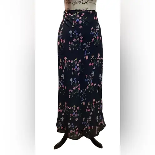 White Birch two piece dress. Size XL. Black floral design