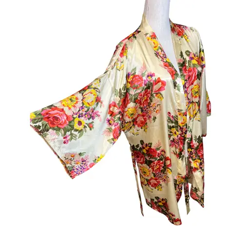 Floral satin kimono robe pajamas sleepwear loungewear glam feminine Yellow Size M