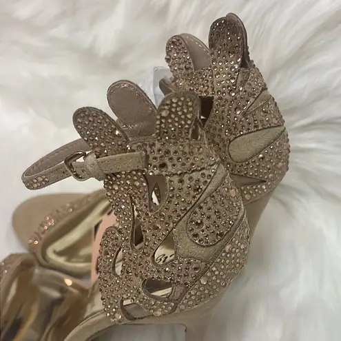 Zigi Soho Heels NWT A10