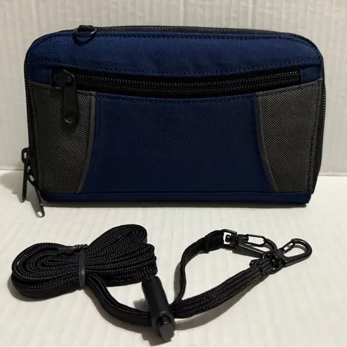 Eagle Creek Navy Nylon Wallet Travel Organizer Around Town Clutch NWOT Blue