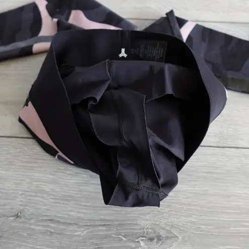 Ultracor Camo Collegiate Leggings Black Pink