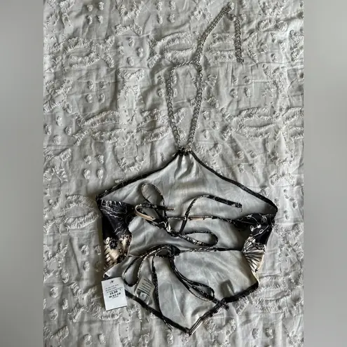 The Moon S Chain Tie and Sun Top