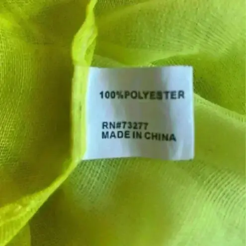 ⭐️ Yellow and white thin scarf