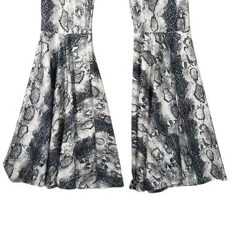 Womens White Black NEW Snakeskin Western Flare Leggings Pants Snake Print Sz 2X