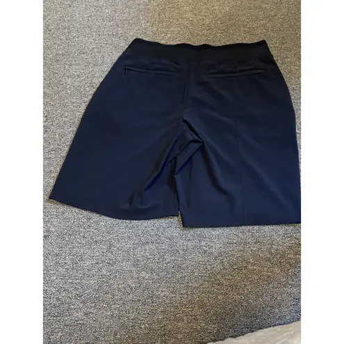 Athleta  Women’s Bermuda Stretch Waist Black Athletic Shorts 8