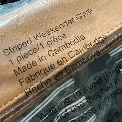 DSW Navy Striped Weekender Travel Bag New w/Tag