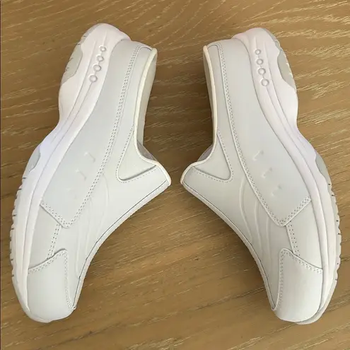 Easy Spirit Tourguide Clog/Sneaker, White, Size 7.5 Wide Width, NWT