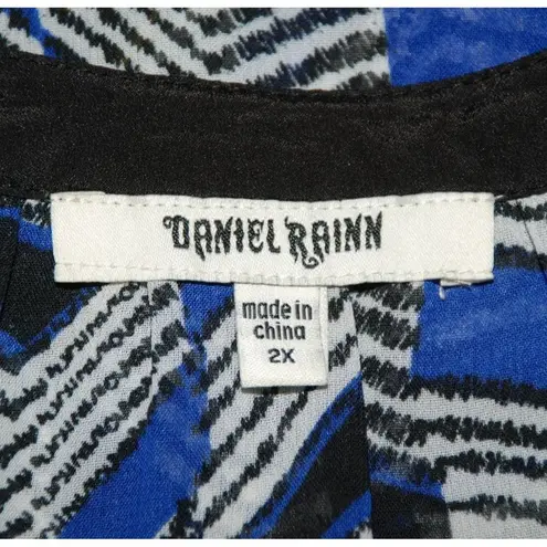 Daniel Rainn Blue Chevron Sleeveless Sheer Blouse Size 2X V-Neck Half Button Up - Image 9