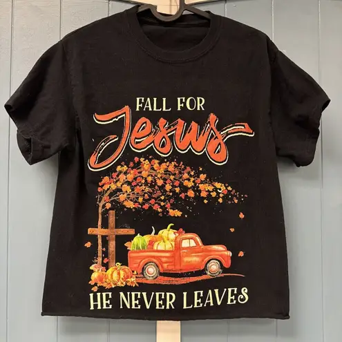 Womens Fall For Jesus He Never Leaves Pumpkin Red Trucks Happy Fall crop Tshirt Size 4
