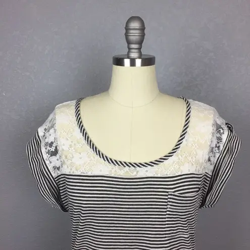 •Just Ginger• Striped Top Black Size M