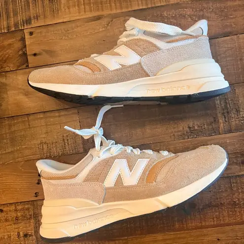 New Balance  Gender Inclusive 997R Sneaker