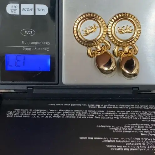 Unsigned Vintage 80’s Gold