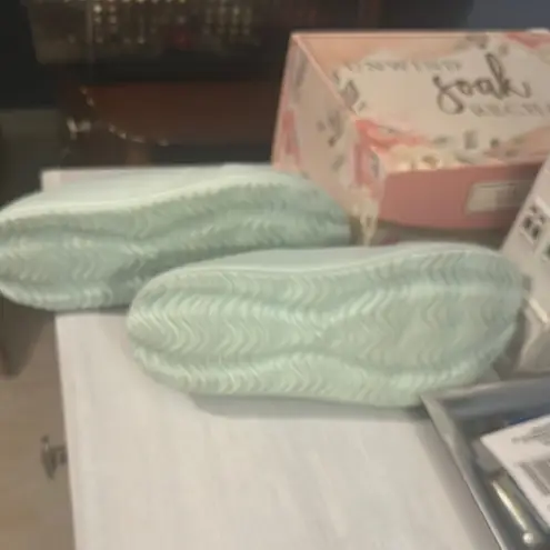 Sperry  Women's pastel mint green Slides - Image 6