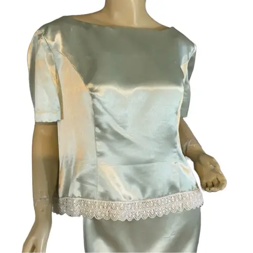 VINTAGE 1980'S HANDMADE/HOMEMADE MINTY GREEN SATIN W/WHITE TRIM SKIRT SET (XL)