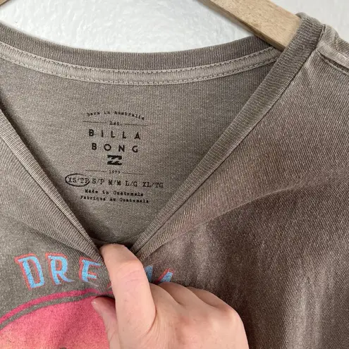 Billabong  Womens Over sized Brown Cotton Graphic Tee A Day Dream Away XS