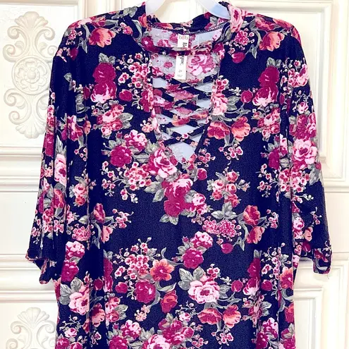 Boutique Pretty Short-Sleeve All-Over Floral Pattern MIDI T-Shirt Dress•So Soft & Comfy