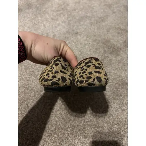 Seven7 Elsa Point Toe Flats Sock Fabric Shoes Women's Sz 8 Animal Print