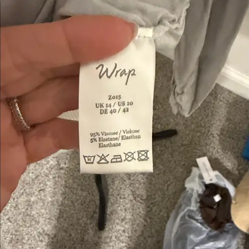 WRAP London, Light Grey LS Scoop neck Tee, Size 10, EUC Gray