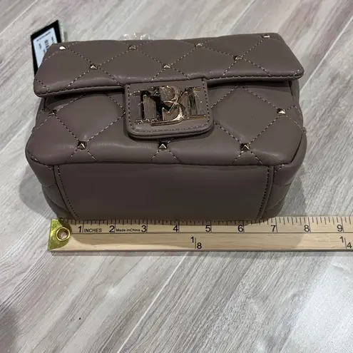 Badgley Mischka NWT Crossbody Bag Quilted Studded Pearl Handle Chain Strap Taupe