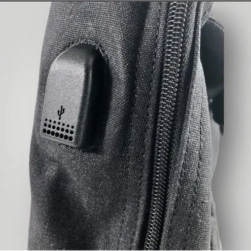 Bella Russo 17" Black Canvas Laptop Backpack With Built