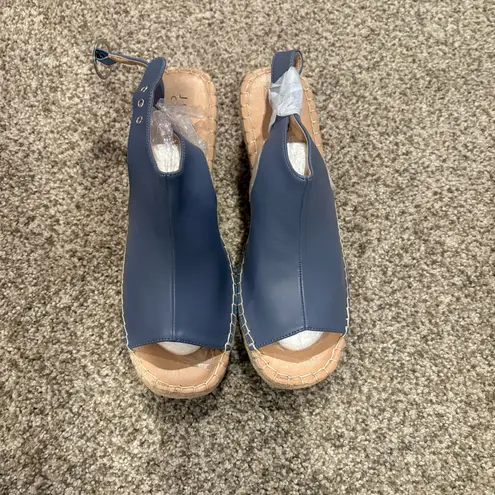 Journee Collection Brand New Crew Wedge Sandals | Size: 8.5