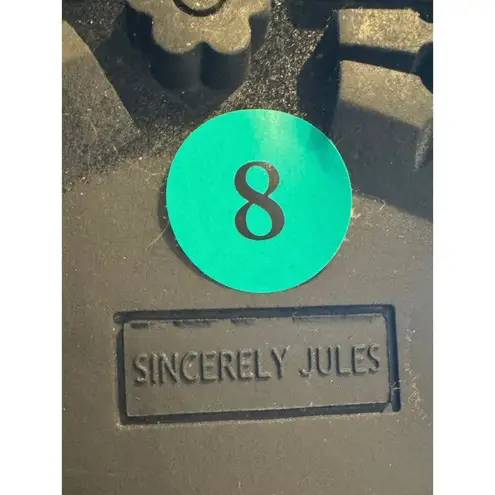 Sincerely Jules Women’s Chunky Chelsea Boots Size 8 Beige Cream Black Lug Sole