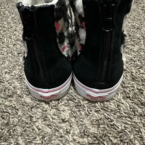 Vans  High-Top Sneakers with Black and White Pattern