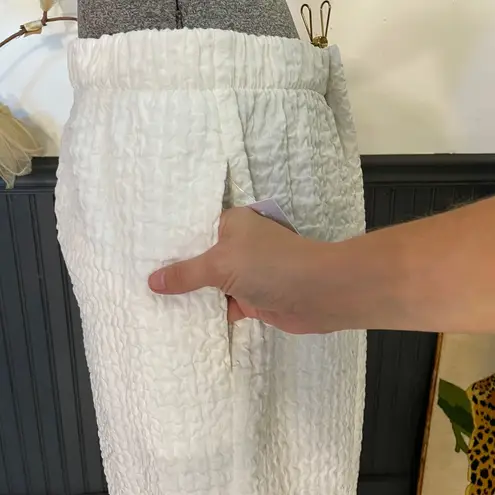 NWT IC Collection Puckered Textured Pull