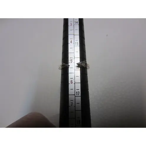 None Silver Tone Two Small Triangles Women's Ring Size 5.5