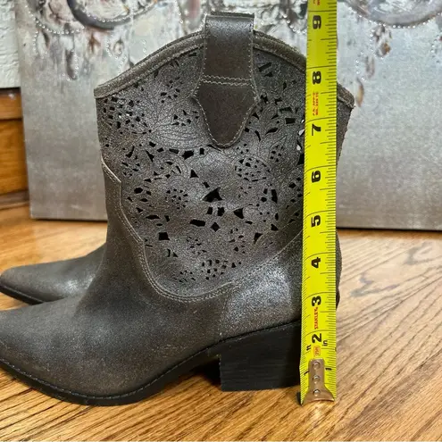 Donald J Pliner | Pewter Tumbled Brush Off Western Cowgirl Boots Size 7.5 Silver