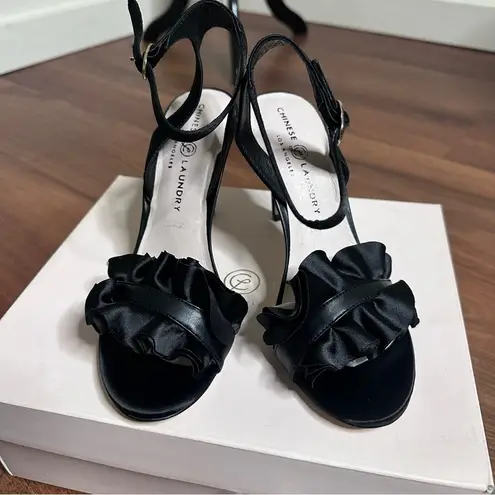 leather retro glam chic y2k open toe Satin Ruffle Heels Size 7