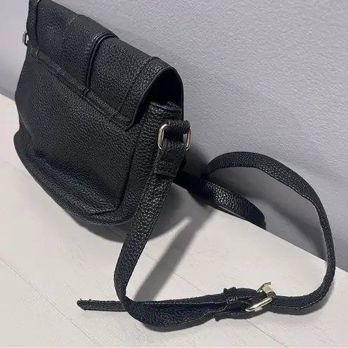 Kenneth Cole  Reaction Black Tassle “Norway” Cross-Body Purse