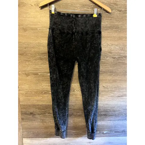 Olivia Rae Livi  lounge pants Size M vintage black high waisted Comfy  acid wash