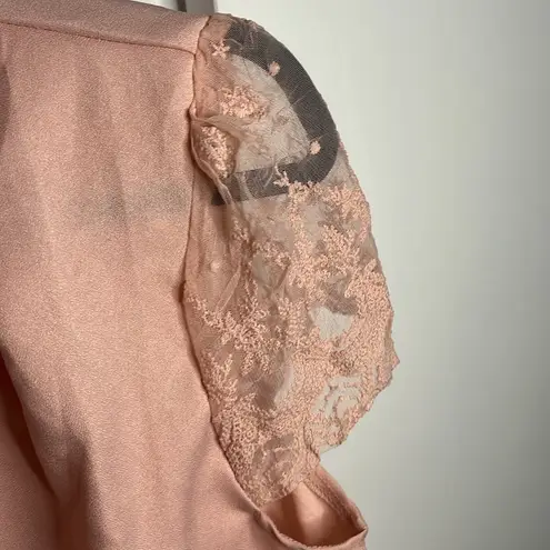 Pink short lace sleeve and collar blouse slit front Size M