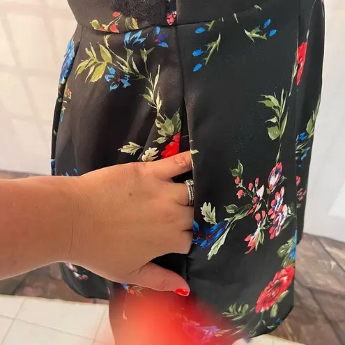 B. Smart Black Floral V-Neck Inverted Pleat Party Skater Mini Dress Size 9