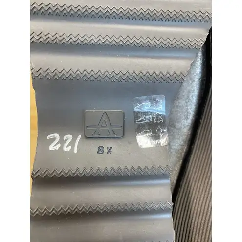 Aquatalia Kelsey Loafer Women's 8.5 Gray Suede Low Closed Toe Comfort Flats S43