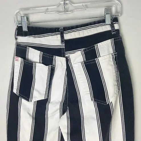 Urban Outfitters  BDG High-Waisted Mom Jeans Black & White Stripe W26