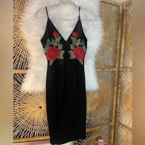 Black Velvet Bodycon V Neck Spaghetti Strap Dress w Red Floral Embroidery 🌹Goth