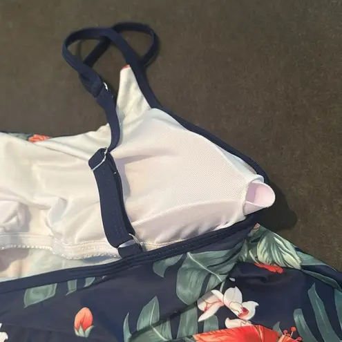 Women’s Navy Floral Tankini Two Piece Swimsuit Boy Short Bottoms Size 8 NEW Blue