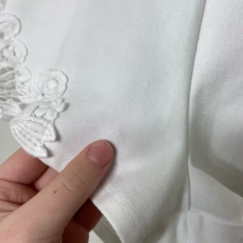 Pins and Needles women’s white embroidered zip stretch shorts XS