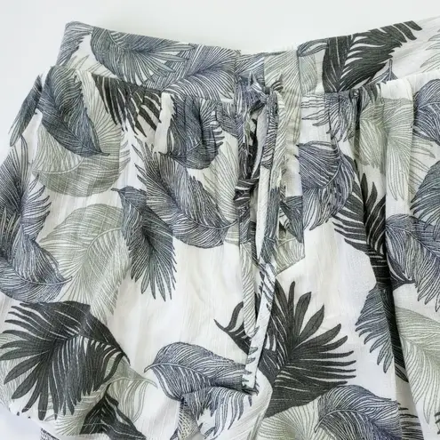 Adeline Summer Short Size Small Green